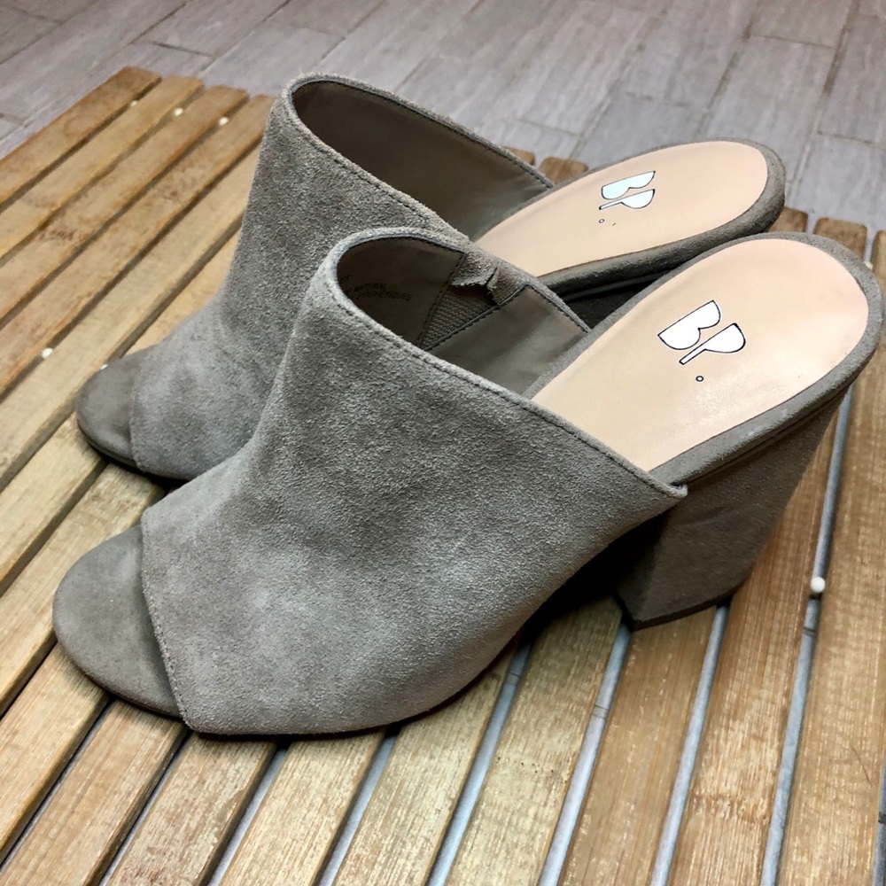BP HEELS NEW WITH TAGS